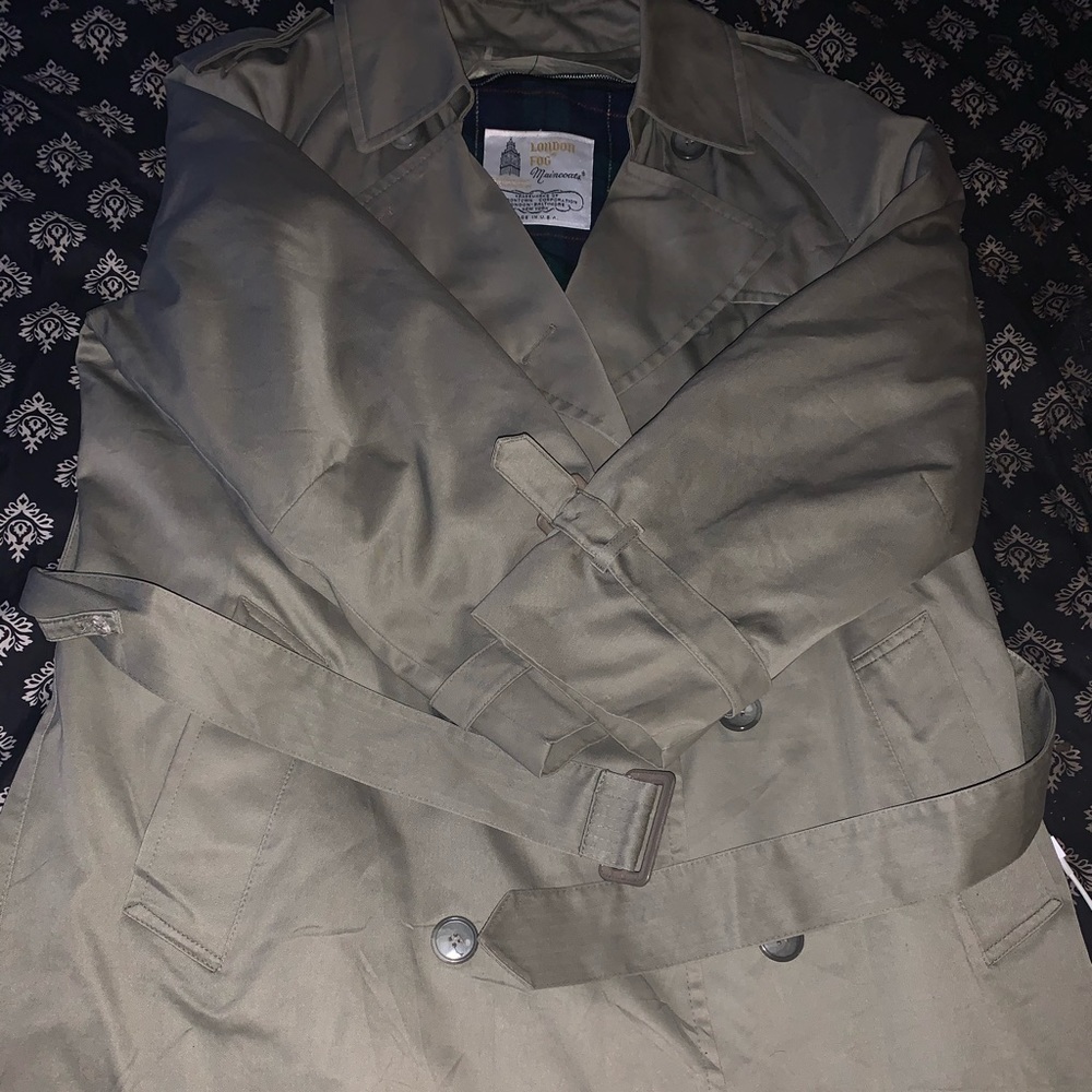 London Fog Trench Coat w belt and wool lining